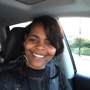 Meet your Posher, Leeann